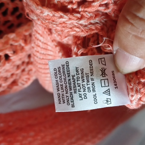 🔹️Vanity Medium orange mesh cross back sweater - Picture 6 of 6